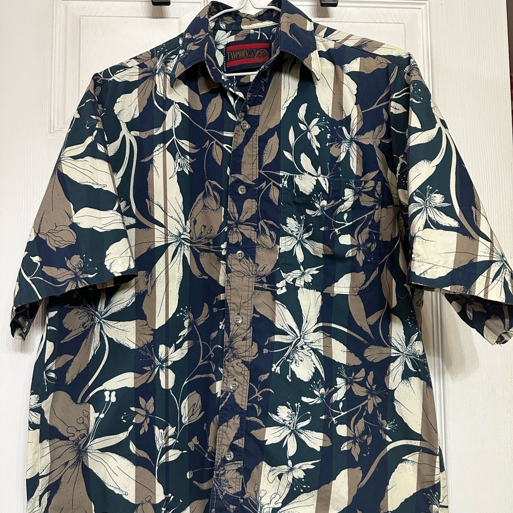 Twenty X Short-Sleeve Hawaiian Button Down Shirt